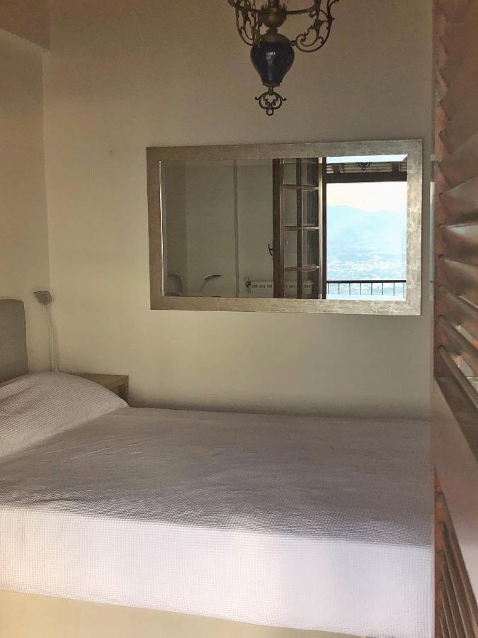 Gaia Guest House カラマタ エクステリア 写真