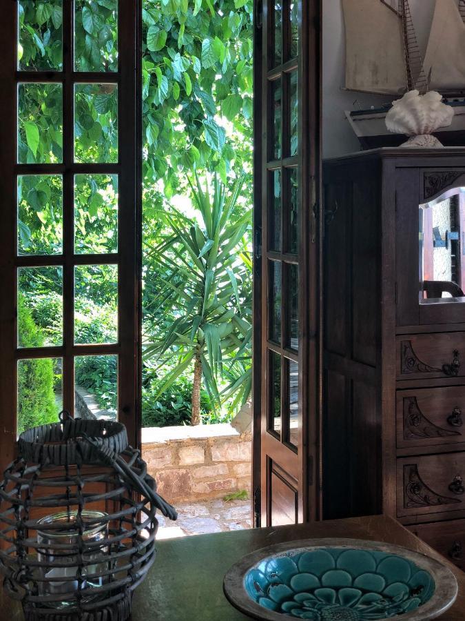 Gaia Guest House カラマタ エクステリア 写真