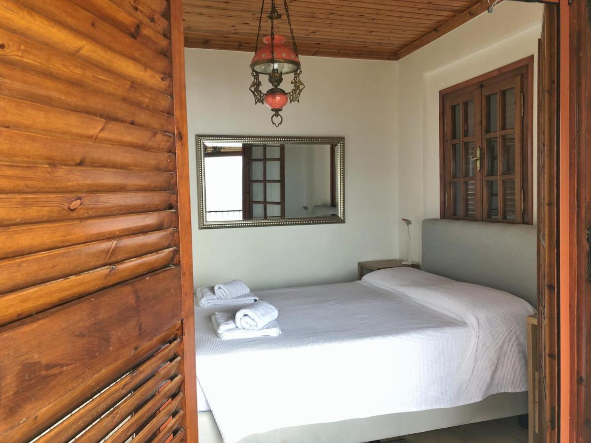 Gaia Guest House カラマタ エクステリア 写真